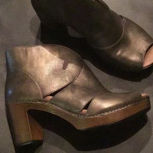 DANSKO DELPHINA AGED BRONZE LEATHER PEEP TOE SIDE ZIP BOOTIES WOMEN'S 41 US 11